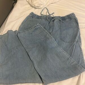 Mom jeans, Light wash Blue